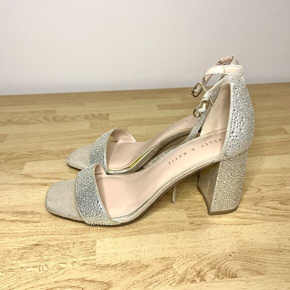 NWT Kelly and Katie Caital Sandal Heel Formal Size 9.5 in Champagne Color - Picture 3 of 8